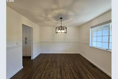 2750 SE Booth Ave, Roseburg, OR 97470 - Photo 8