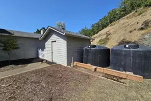 2750 SE Booth Ave, Roseburg, OR 97470 - Photo 34