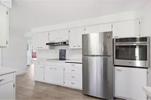 682 Sunset Dr, Springfield, OR 97477 - Photo 16
