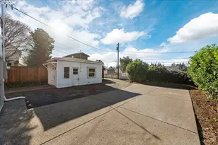 2574 Stanton Ave, North Bend, OR 97459 - Photo 40