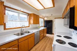 334 S 18th St, Saint Helens, OR 97051 - Photo 8