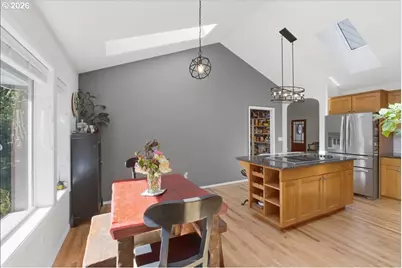 38009 Earl Ln, Corvallis, OR 97330 - Photo 10