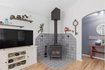 38009 Earl Ln, Corvallis, OR 97330 - Photo 4