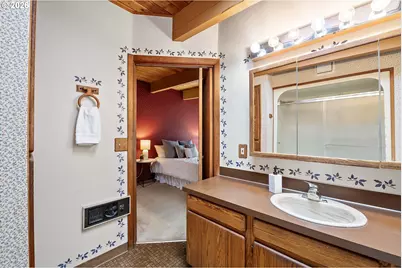 430 SW Cedar Ave, Warrenton, OR 97146 - Photo 32