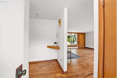 430 SW Cedar Ave, Warrenton, OR 97146 - Photo 2