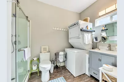 817 Exchange St, Astoria, OR 97103 - Photo 46