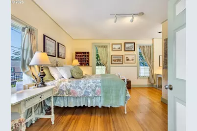 817 Exchange St, Astoria, OR 97103 - Photo 10