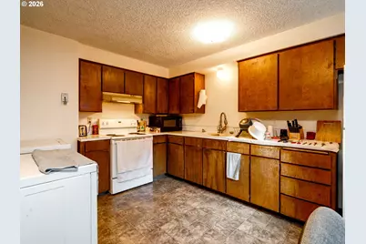 357 N 1st St, Saint Helens, OR 97051 - Photo 4