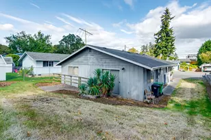 357 N 1st St, Saint Helens, OR 97051 - Photo 30