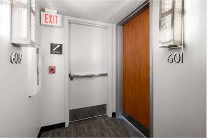 533 NE Holladay St #601, Portland, OR 97232 - Photo 4
