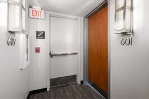 533 NE Holladay St, Portland, OR 97232 - Photo 4