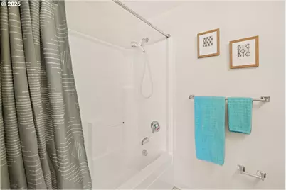 533 NE Holladay St #601, Portland, OR 97232 - Photo 14