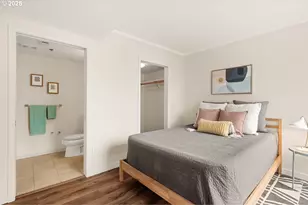 533 NE Holladay St, Portland, OR 97232 - Photo 12