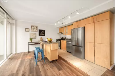 533 NE Holladay St #601, Portland, OR 97232 - Photo 8