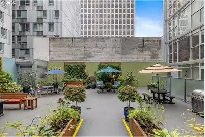 533 NE Holladay St #601, Portland, OR 97232 - Photo 18