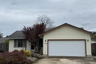 1216 E third Ave, Sutherlin, OR 97479 - Photo 46