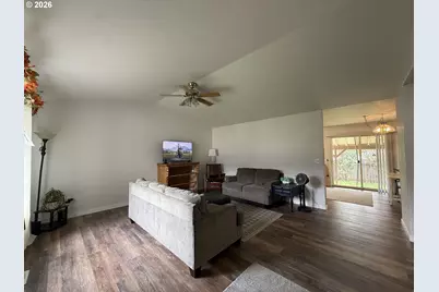 1216 E Third Ave, Sutherlin, OR 97479 - Photo 6