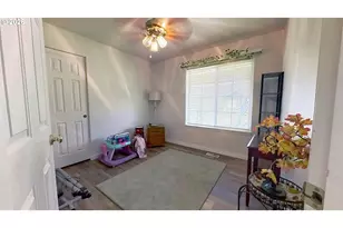 1216 E third Ave, Sutherlin, OR 97479 - Photo 22