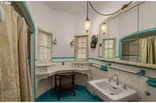 8040 SE Center St, Portland, OR 97206 - Photo 22