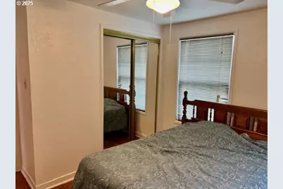 196 NE Flagg St, Roseburg, OR 97470 - Photo 18