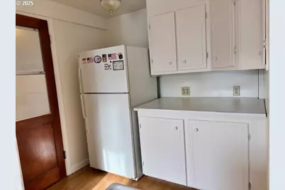 196 NE Flagg St, Roseburg, OR 97470 - Photo 16