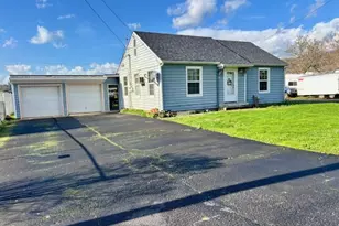 196 NE Flagg St, Roseburg, OR 97470 - Photo 2