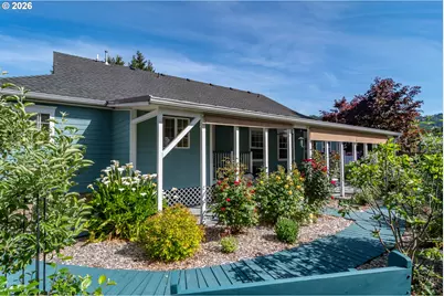 760 W Hickory St, Roseburg, OR 97471 - Photo 42