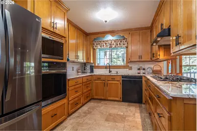 760 W Hickory St, Roseburg, OR 97471 - Photo 10