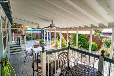 760 W Hickory St, Roseburg, OR 97471 - Photo 32