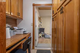 760 W Hickory St, Roseburg, OR 97471 - Photo 28