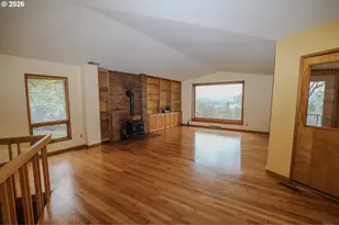 1033 SE Terrace Dr, Roseburg, OR 97470 - Photo 6