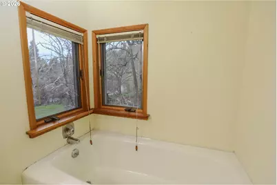 1033 SE Terrace Dr, Roseburg, OR 97470 - Photo 22