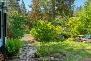 55636 McKenzie River Dr, Blue River, OR 97413 - Photo 16