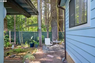 55636 McKenzie River Dr, Blue River, OR 97413 - Photo 18