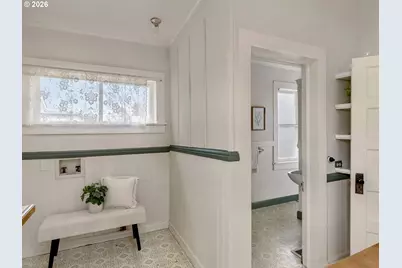 409 3rd St, Oregon City, OR 97045 - Photo 22