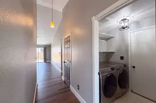 140 W 13th St, Lafayette, OR 97127 - Photo 12