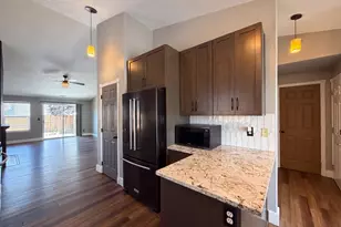 140 W 13th St, Lafayette, OR 97127 - Photo 18