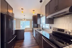 140 W 13th St, Lafayette, OR 97127 - Photo 2