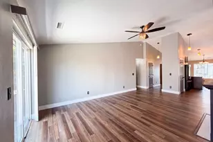 140 W 13th St, Lafayette, OR 97127 - Photo 4