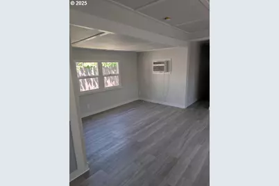 334 E Fifth Ave #6, Riddle, OR 97469 - Photo 8