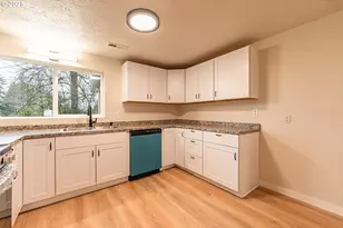 225 21st Ave, Sweet Home, OR 97386 - Photo 10