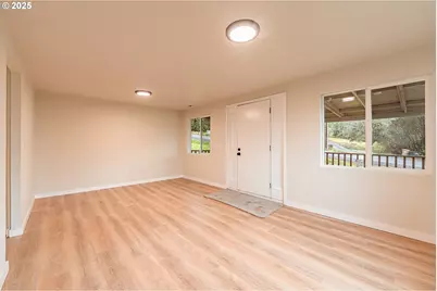 225 21st Ave, Sweet Home, OR 97386 - Photo 6