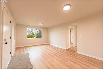 225 21st Ave, Sweet Home, OR 97386 - Photo 4