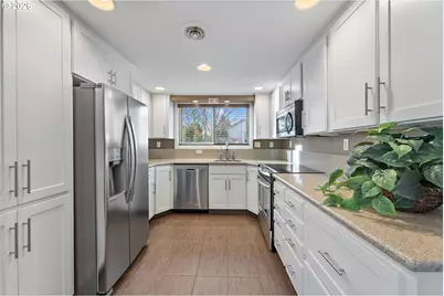 16520 SW Monaco Ln, King City, OR 97224 - Photo 12