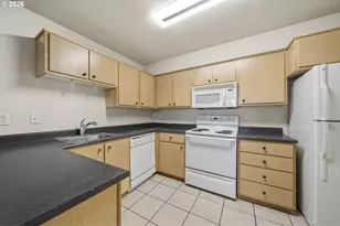 9837 NE Irving St, Portland, OR 97220 - Photo 18