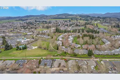811 NW Meadows Dr, McMinnville, OR 97128 - Photo 46