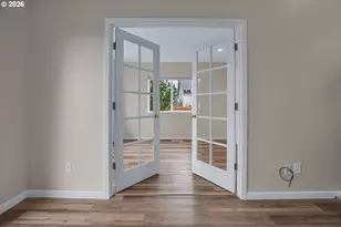 811 NW Meadows Dr, McMinnville, OR 97128 - Photo 16