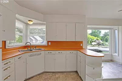 11720 SW 11th St, Beaverton, OR 97005 - Photo 12