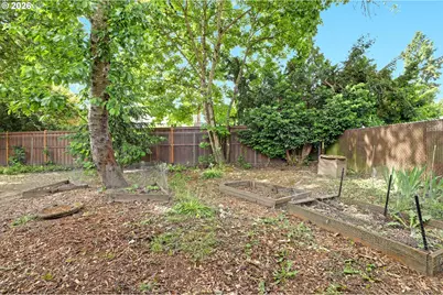 11720 SW 11th St, Beaverton, OR 97005 - Photo 22