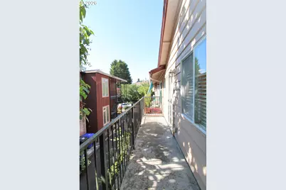 2026 NE Clackamas St, Portland, OR 97232 - Photo 16